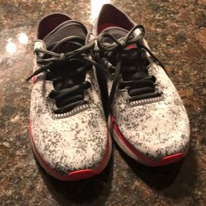 Under armour sneaker